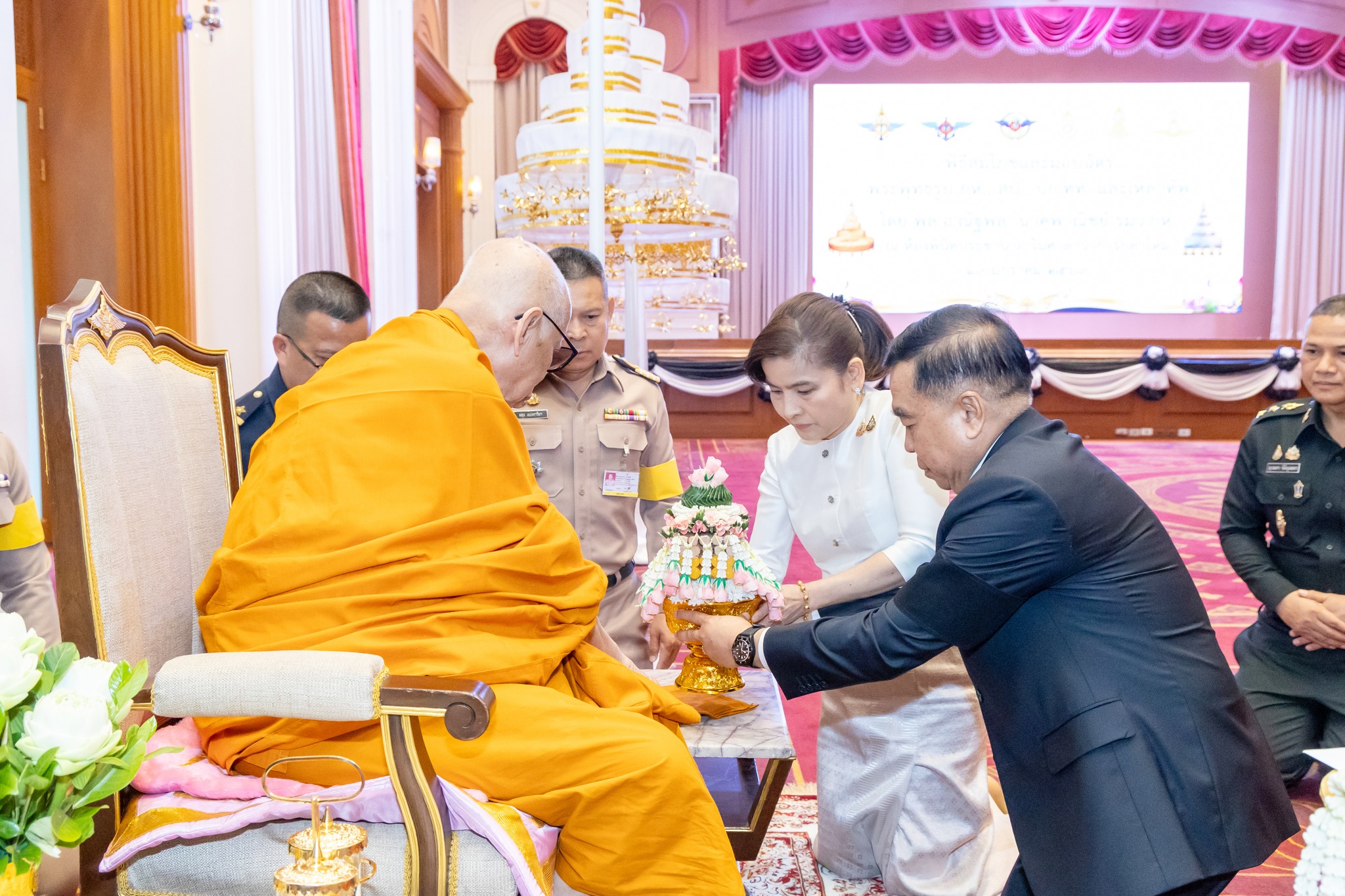 พิธีสมโภชและมอบฉัตรพระพุทธรูป กห., สป., บก.ทท. และเหล่าทัพ