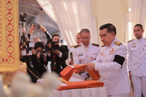 รัฐมนตรีว่าการกระทรวงกลาโหมเป็นประธานในพิธีพระราชทานเพลิงศพทหารกล้า จ่าสิบเอกพงศกร นาคทองดี