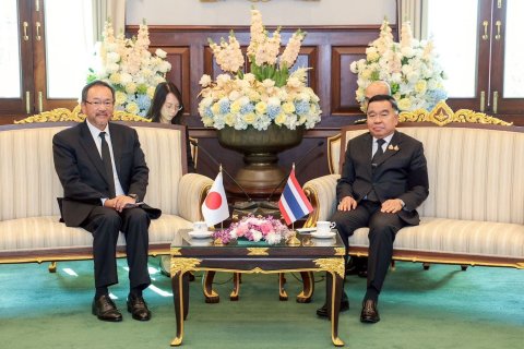 รัฐมนตรีว่าการกระทรวงกลาโหมให้การต้อนรับเอกอัครราชทูตญี่ปุ่นประจำประเทศไทย
